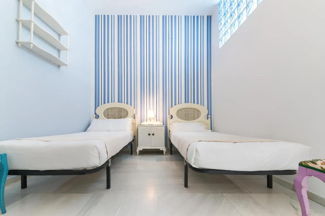 Appartement Holidays2Malaga Calle Nueva 2 bedroom High Speed WIFI