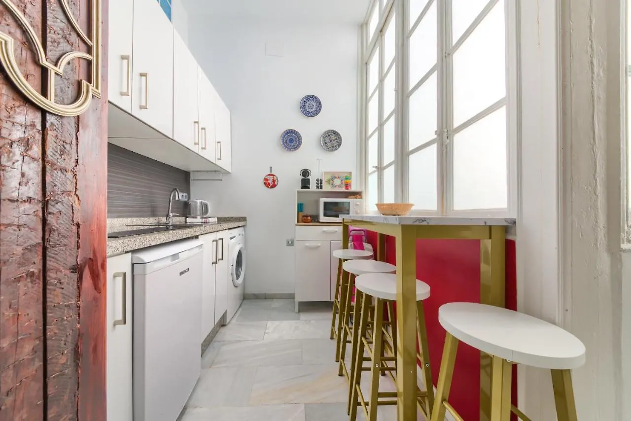 Appartement Holidays2Malaga Calle Nueva 2 bedroom High Speed WIFI Spanje