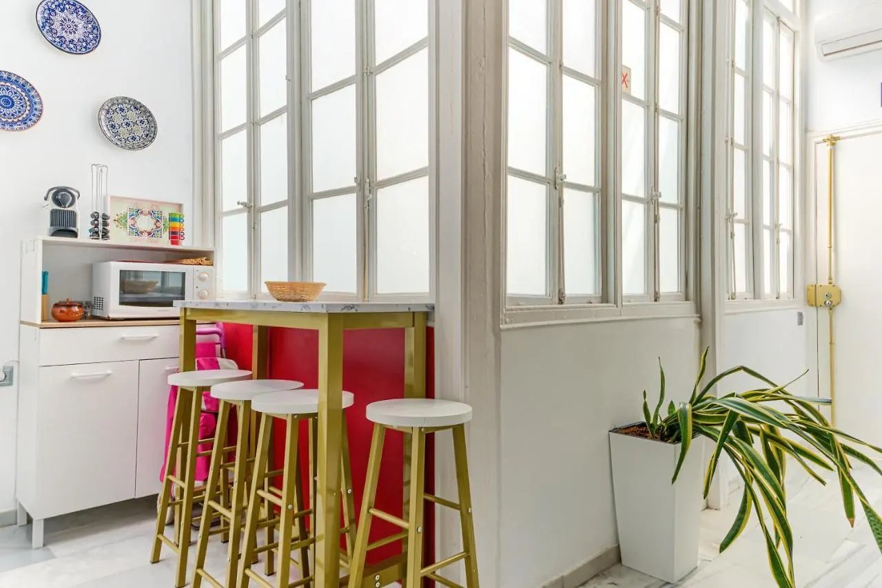 Holidays2Malaga Calle Nueva 2 bedroom High Speed WIFI Appartement